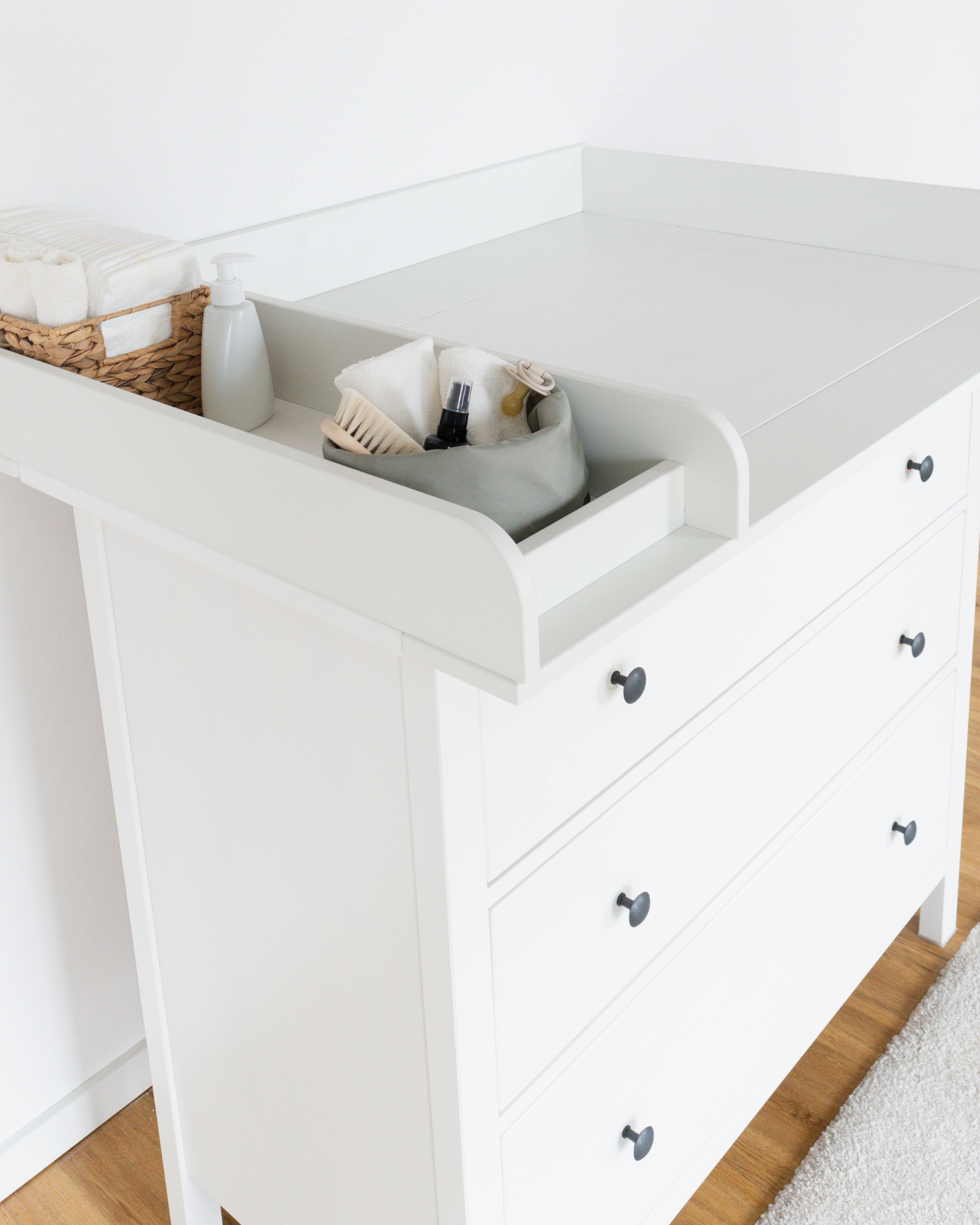 wickelaufsatz ikea hemnes kommode wickaelplats weiss 01