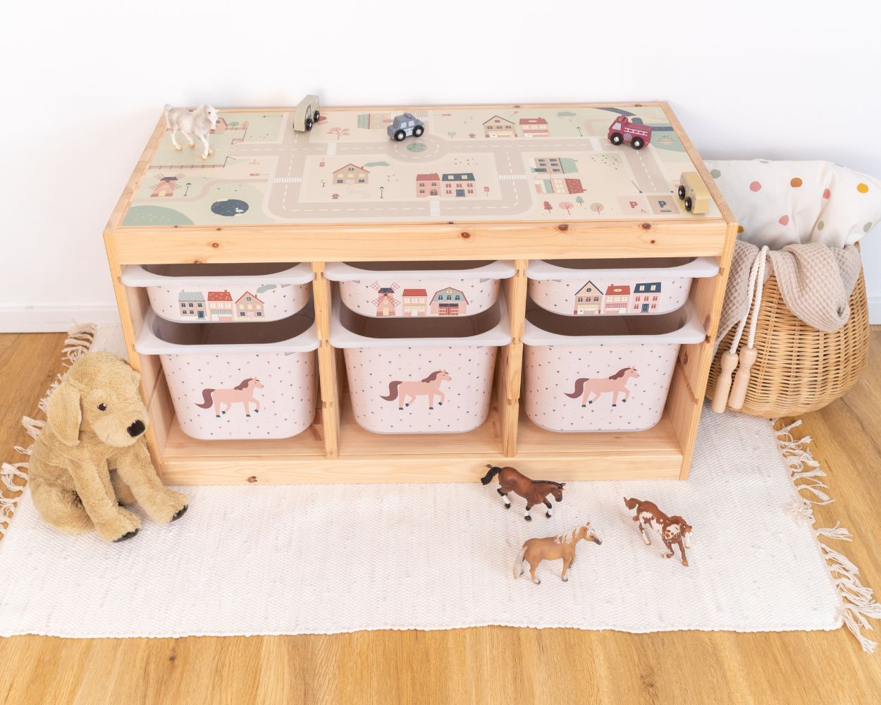 IKEA TROFAST Regal Klebefolie Spielstraße rosa IKEA TROFAST Regal Klebefolie Spielstraße rosa