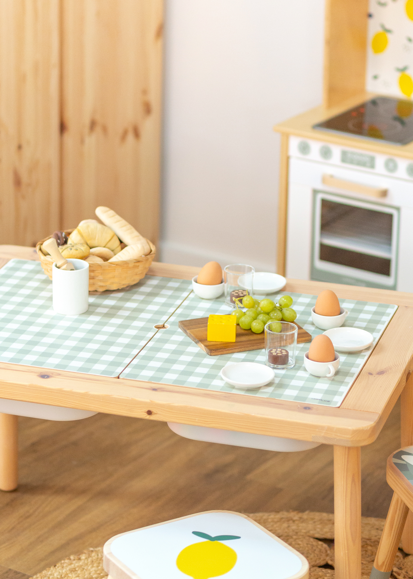 klebefolie ikea flisat kindertisch vichy karo ukalyptus 4