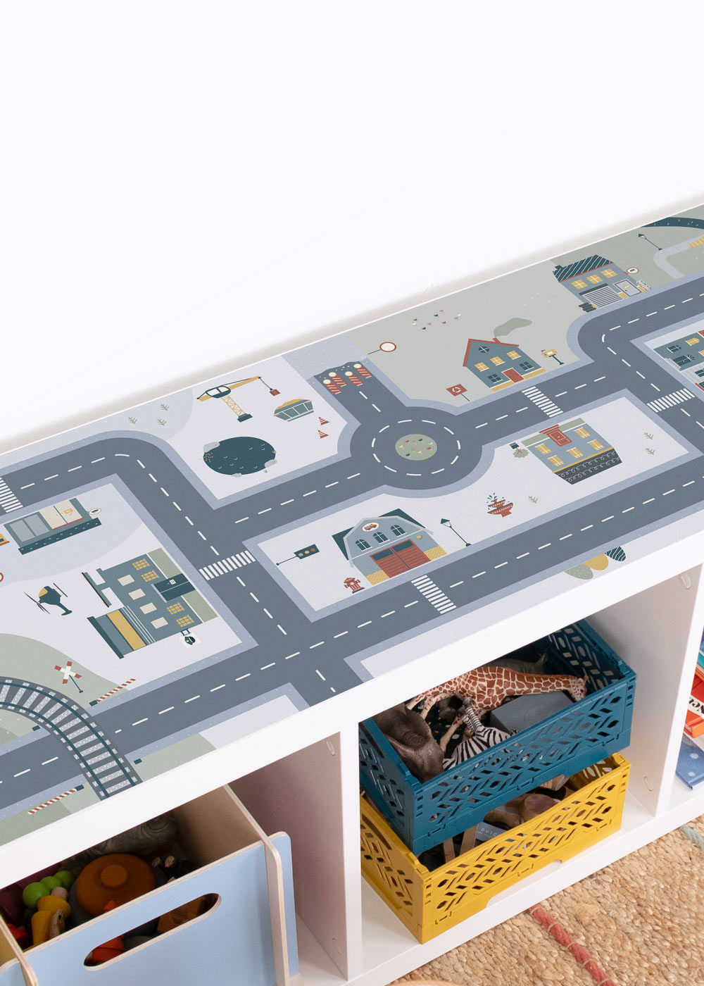 Ikea Kallax mit Klebefolie mit Spielstraße Motiv von Limmaland verschönern