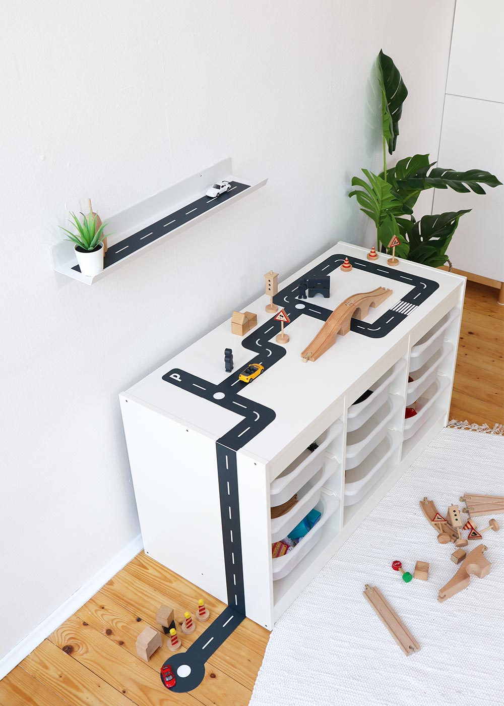 DIY Ikea Spieltisch Smastraat Vollansicht