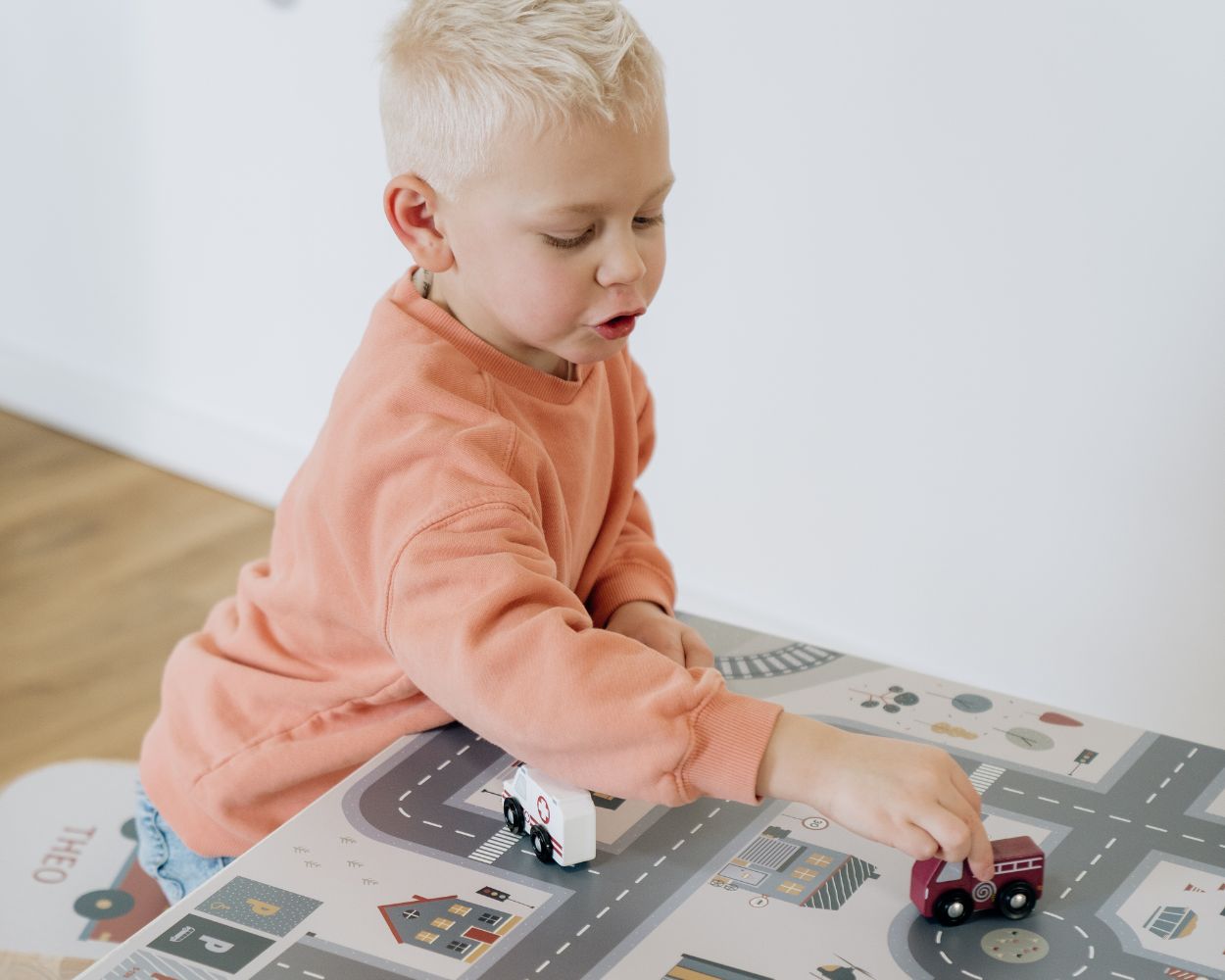 IKEA FLISAT Spieltisch Stadtleben Kinderzimmer IKEA LACK Spieltisch Stadtleben Kinderzimmer