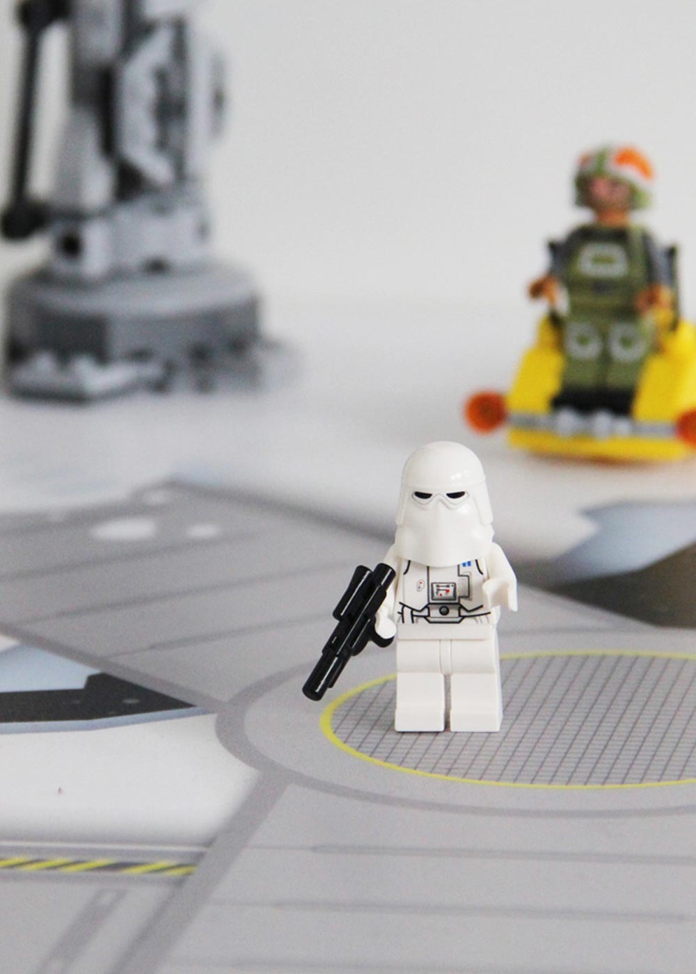 Ikea Flisat Kindertisch Weltraum Teilansicht Stormtrooper