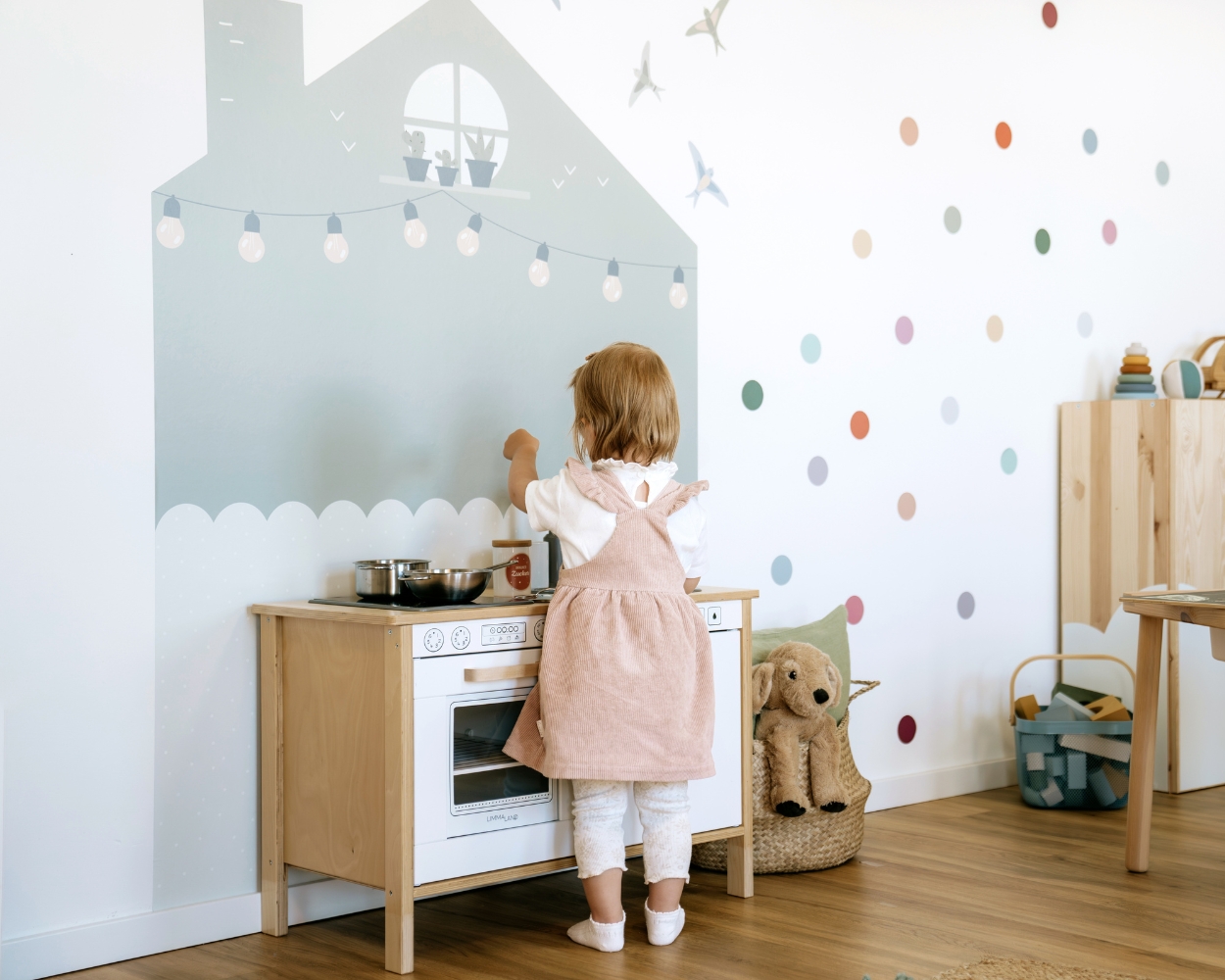 Creatief wandontwerp voor de kinderkamer