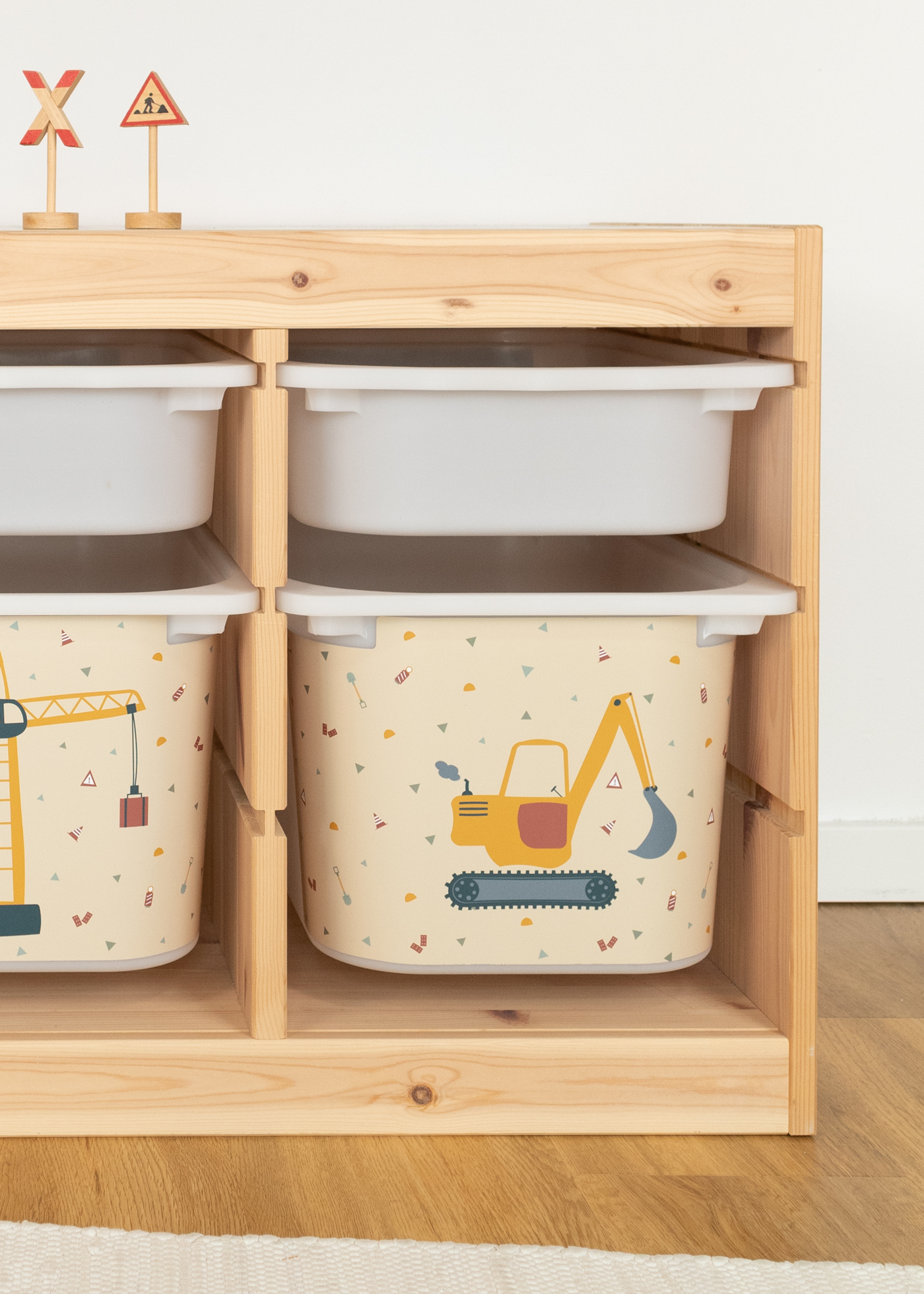 TROFAST Regal mit Bagger-Motiv Box IKEA TROFAST Regal mit Aufbewahrungsbox, Bagger-Motiv für Kinderzimmer.