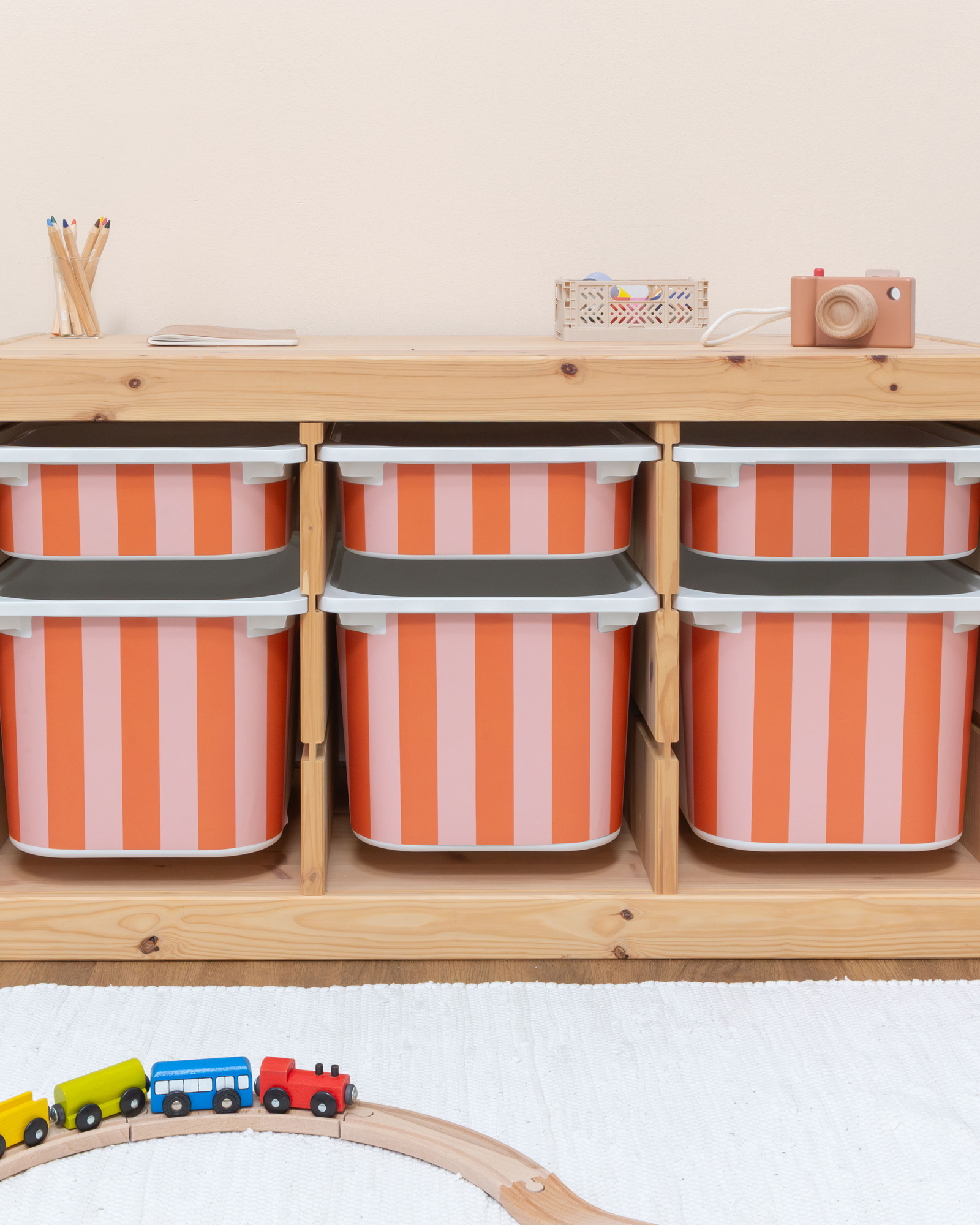 Aufbewahrungsboxen, Kunststoff, Orange und Rosa, Streifenmuster, Regalboxen