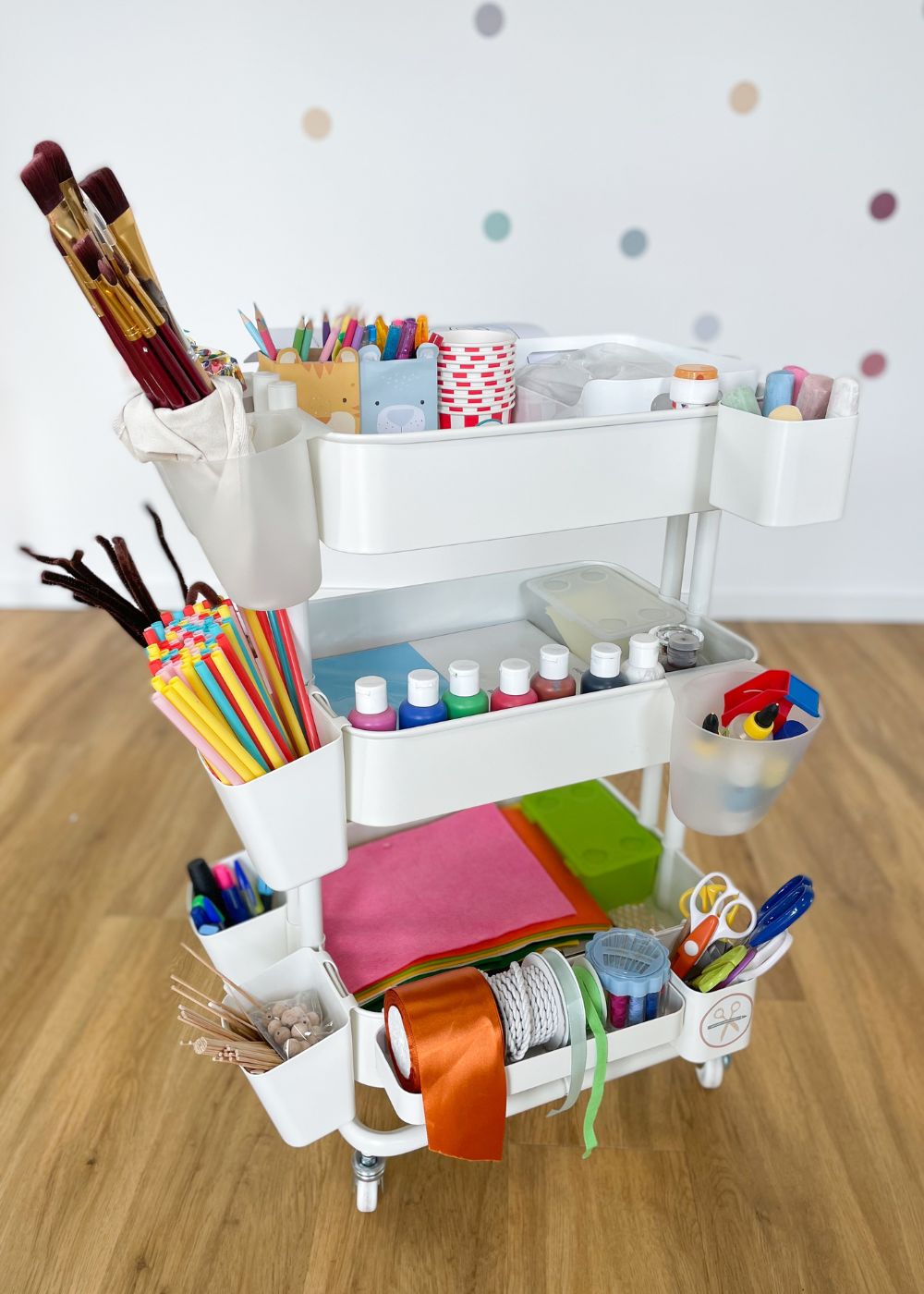 Van een eenvoudige RÅSKOG serveerwagen tot een ingenieuze IKEA knutseltrolley in 7 stappen