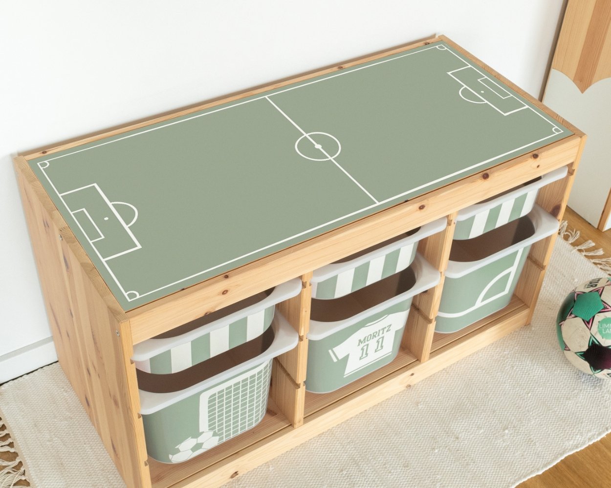 Fußball-Deko und Fußball-Zubehör für das Fußball Kinderzimmer mit passenden Klebefolien mit Fußallmotiven für dein Kinderzimmer Fußball