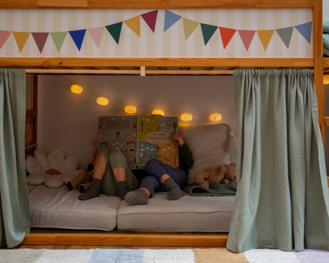 Vorhänge für das KURA Bett