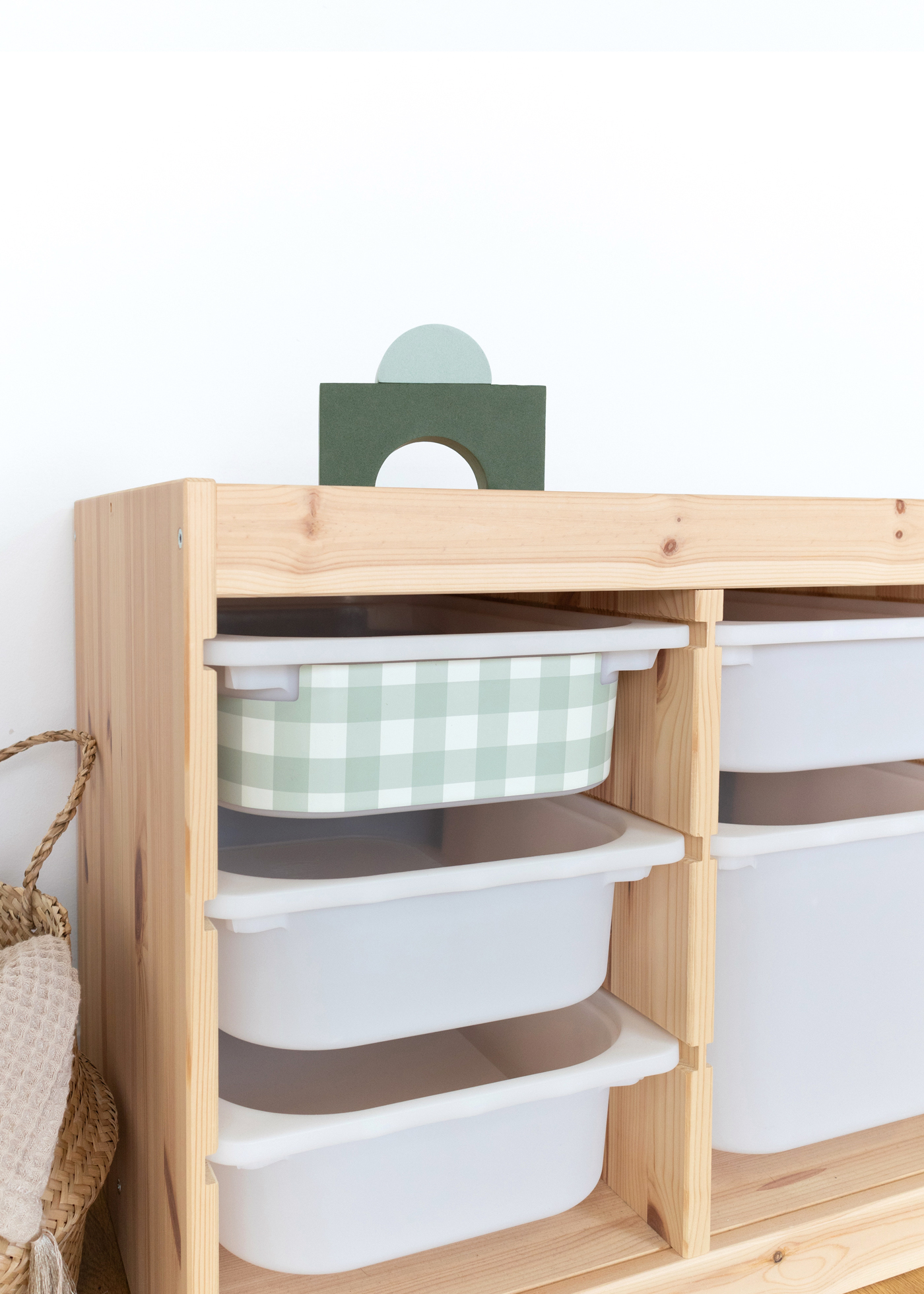 Strahlendes Karomuster auf IKEA TROFAST Boxen Strahlendes Karomuster auf IKEA TROFAST Boxen kleben