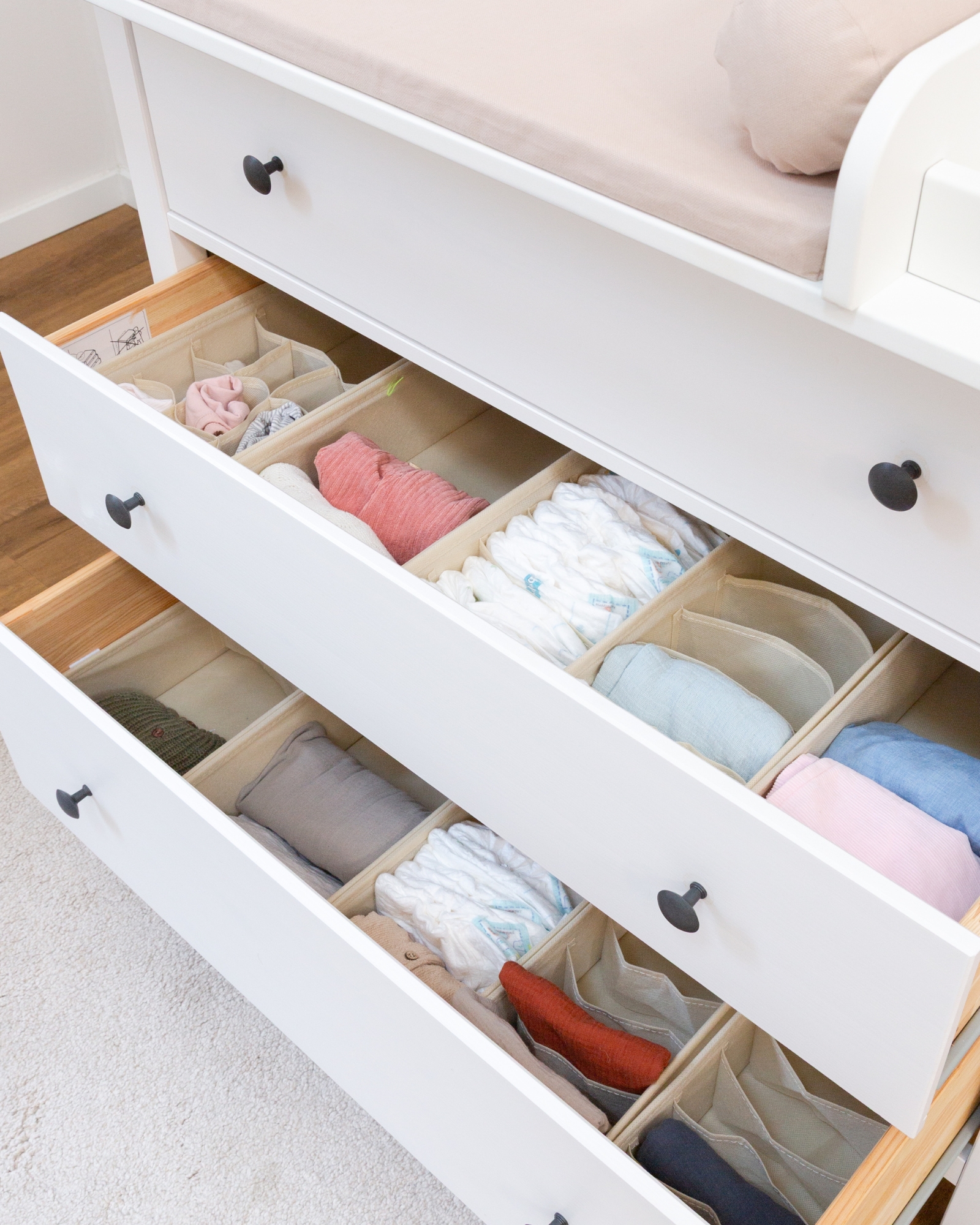 ORLISA Set van 16 lade-organizers, compatibel met Hemnes commode, andere ladesystemen, opvouwbare opbergdozen voor kleding, modulair inzetbaar voor kledingkast, wikkelcommode, zwart ORLISA Set van 16 lade-organizers, compatibel met Hemnes commode, andere ladesystemen, opvouwbare opbergdozen voor kleding, modulair inzetbaar voor kledingkast, wikkelcommode, zwart