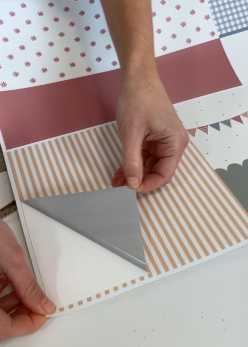 Folie IKEA Puppenhaus aufkleben Folie IKEA Puppenhaus aufkleben