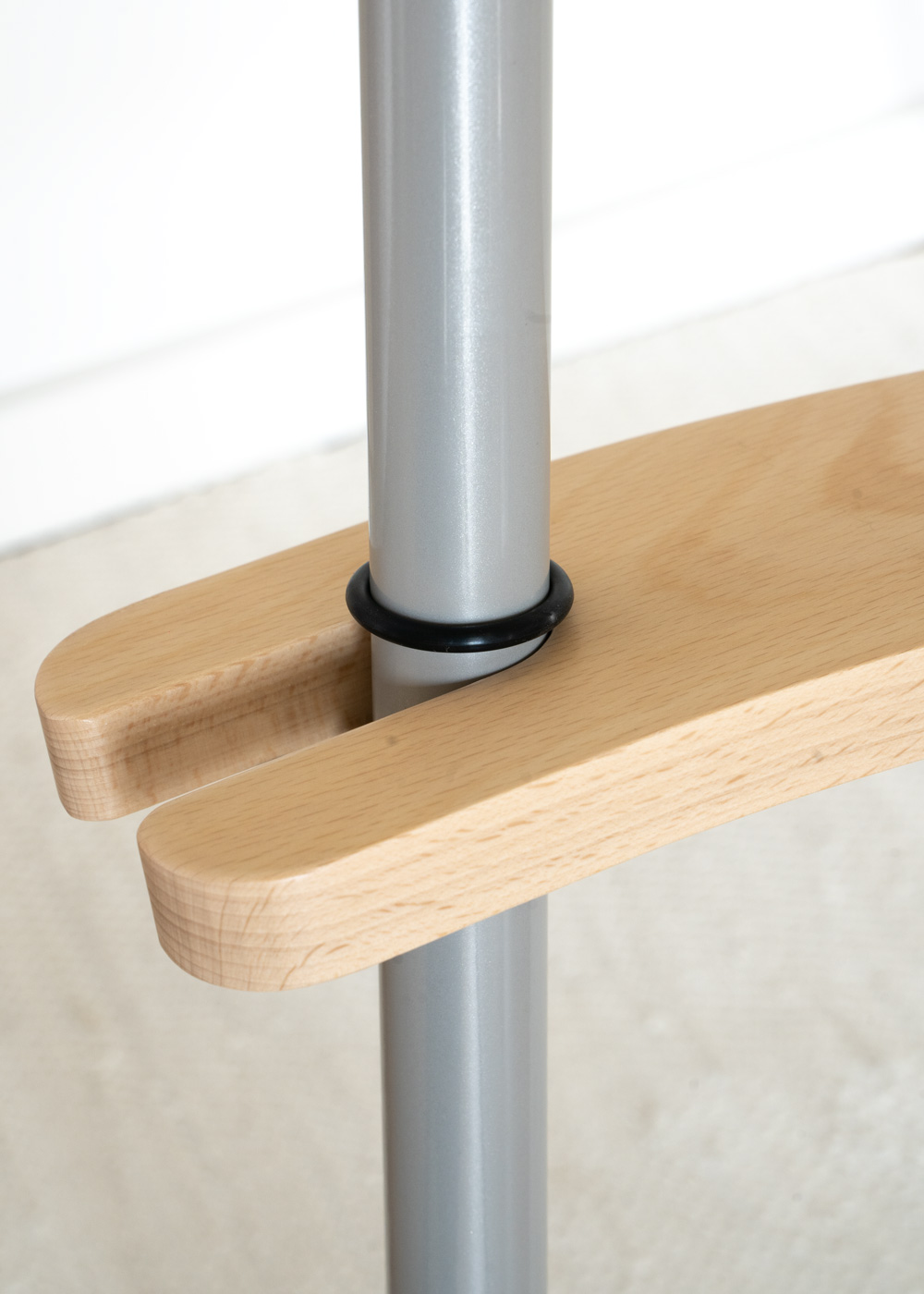 Fußstütze aus Holz passend für den IKEA ANTILOP-Kinderhochstuhl Fußstütze aus Holz passend für den IKEA ANTILOP-Kinderhochstuhl