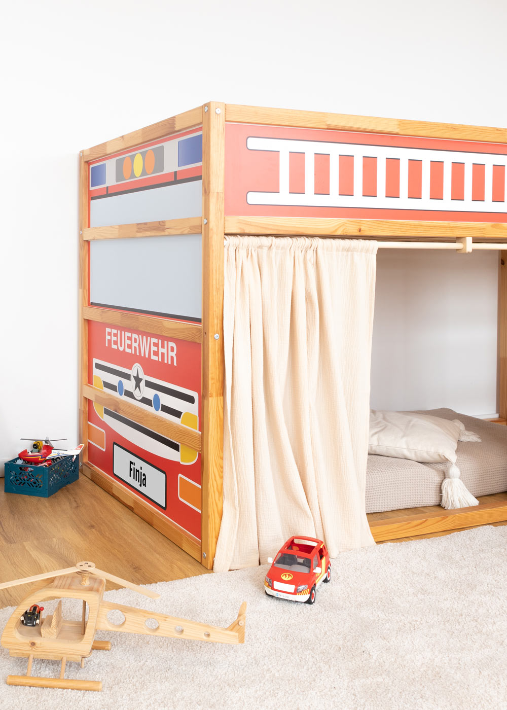 klebefolie ikea kura hochbett feuerwehrauto rot 5 klebefolie ikea kura hochbett feuerwehrauto rot 5